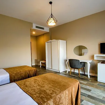 Elaia Thermal & Отель