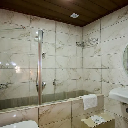 Elaia Thermal & Отель