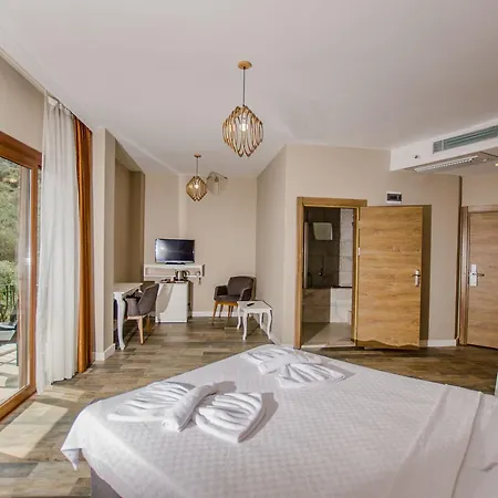 Elaia Thermal & * Гюре