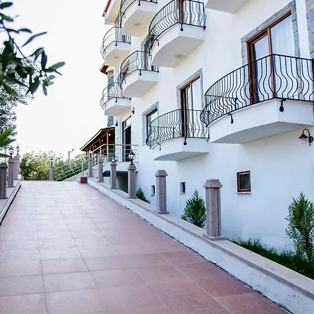 Elaia Thermal & Гюре