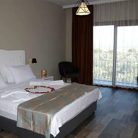 Elaia Thermal & Гюре