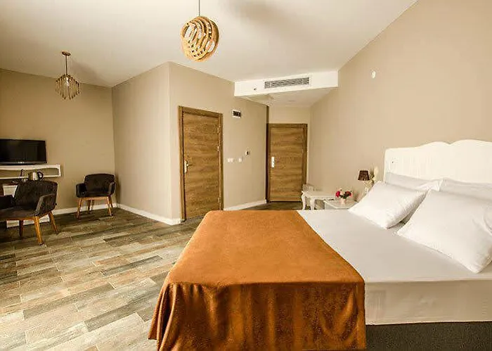 Elaia Thermal & فندق غوري